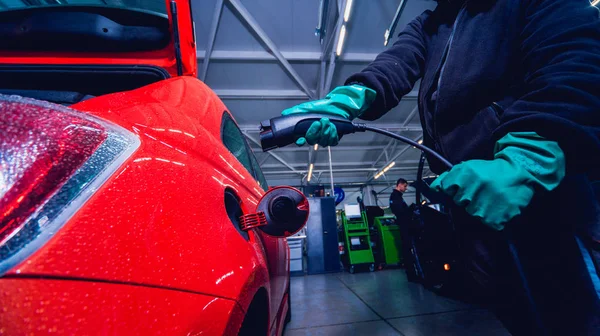 Carga Vehículo Eléctrico Servicio Coche Futuro Del Automóvil Colores Rojos —  Fotos de Stock