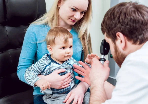 Oftalmoscopia Directa Examen Retiniano Fundoscopia Prueba Visión Infantil Clínica — Foto de Stock