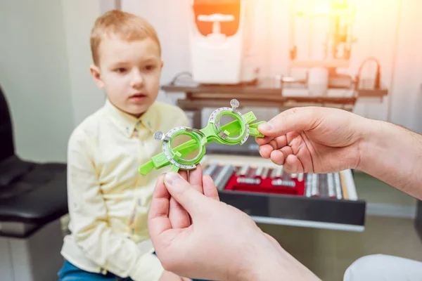 Testrahmen Brillen Rezept Für Ein Kind Kinderhypermetropie Kurzsichtigkeit Des Kindes — Stockfoto