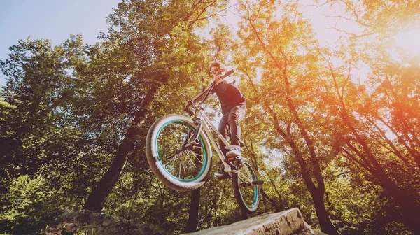 Bmx Ryttare Utföra Trick Skatepark — Stockfoto