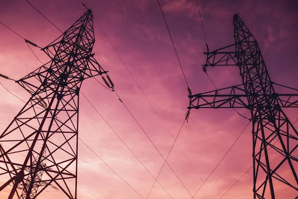 Hoogspanningsleidingen Bij Zonsondergang Elektriciteitsdistributiestation — Stockfoto
