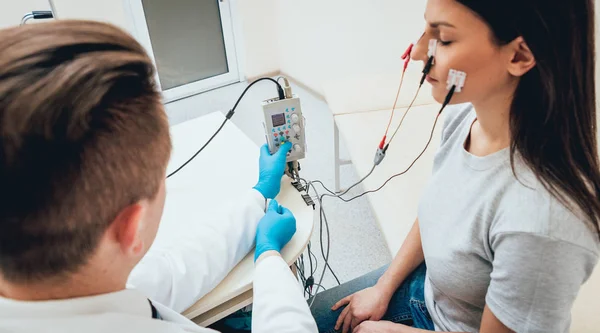 Patient Nerves Testing Using Electromyography Medical Examination Emg — Stock Photo, Image