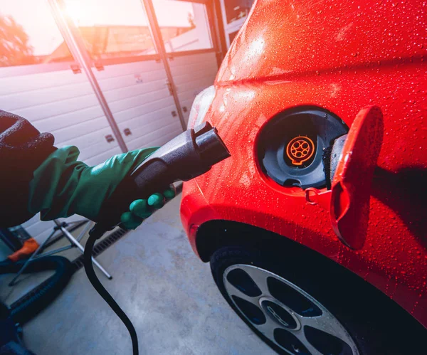 Carga Vehículo Eléctrico Servicio Coche Futuro Del Automóvil Colores Rojos —  Fotos de Stock