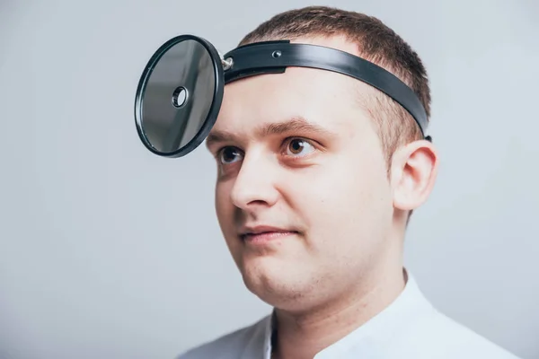 医師の頭の上正面反射板医療 — ストック写真