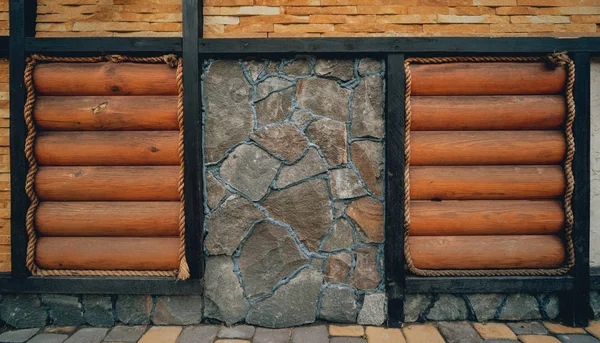 Veduta Frontale Del Vecchio Chalet Legno Con Muro Pietra — Foto Stock