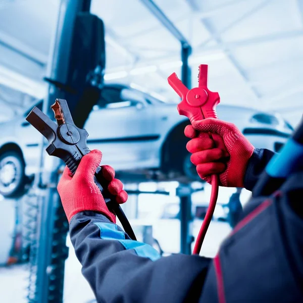 Accumulator Charging Hands Terminals Car Repair Service Station — Stock Photo, Image