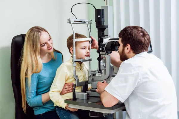 Skåra Lampa Undersökning Biomikroskopi För Segmentet Främre Öga Grundläggande Ögonundersökning Stockbild