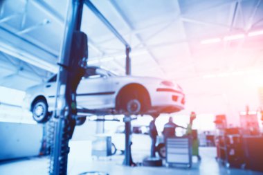 Oto Tamir Servisi. Arka plan bulanık.