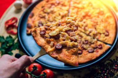 El pizza dilim. Restoran.