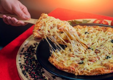 El pizza dilim. Restoran.