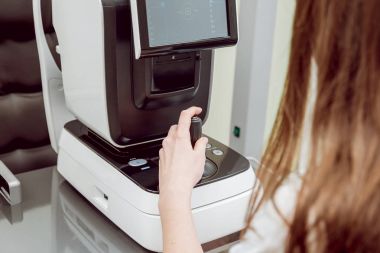 Refractometry. Keratometry. Kırılma testi. Optometri ekipman.