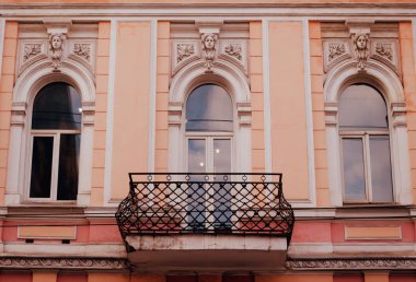 Tarihi bina cephe. Cental Europe stili.