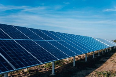 Güneş panelleri, fotovoltaik, alternatif elektrik kaynak.