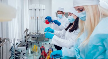 Laboratuvar çalışmalarında, bilim teknisyenleri. Tıbbi geçmişi