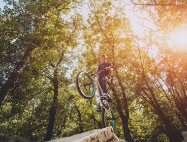 Bmx sürücüsü hileci vasıl skatepark gerçekleştirme.