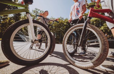 Bmx biniciler hile skatepark, performans.