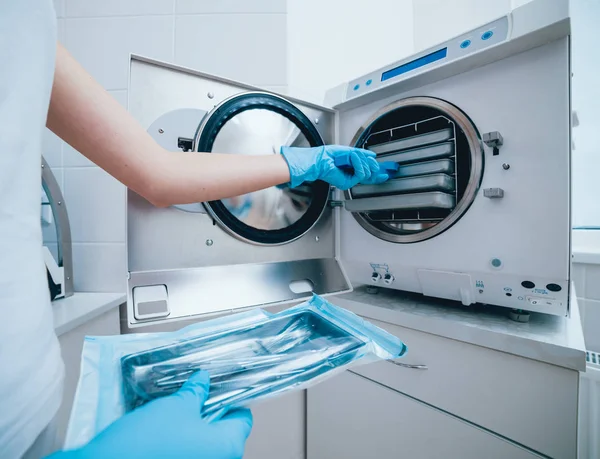 Sterilizing Medical Instruments Autoclave Dental Office — Stock Photo, Image