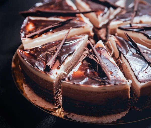Chocoladecake Donkere Achtergrond Close Selectife Focus — Stockfoto