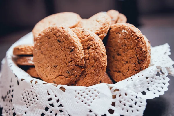 Gros Plan Des Biscuits Français Sur Surface Sombre Mise Point — Photo