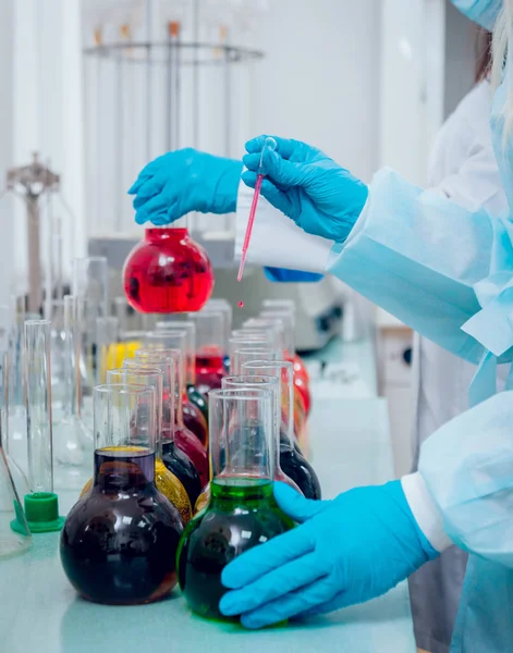 Técnico Científico Trabalhar Laboratório Contexto Médico — Fotografia de Stock