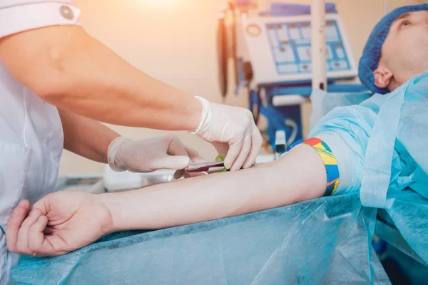 Enfermeira Tirar Uma Amostra Sangue Equipamento Médico Exame Sanguíneo — Fotografia de Stock