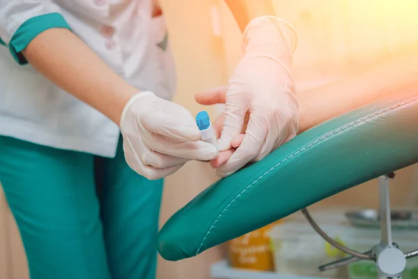 Enfermeira Tirar Uma Amostra Sangue Equipamento Médico Exame Sanguíneo — Fotografia de Stock