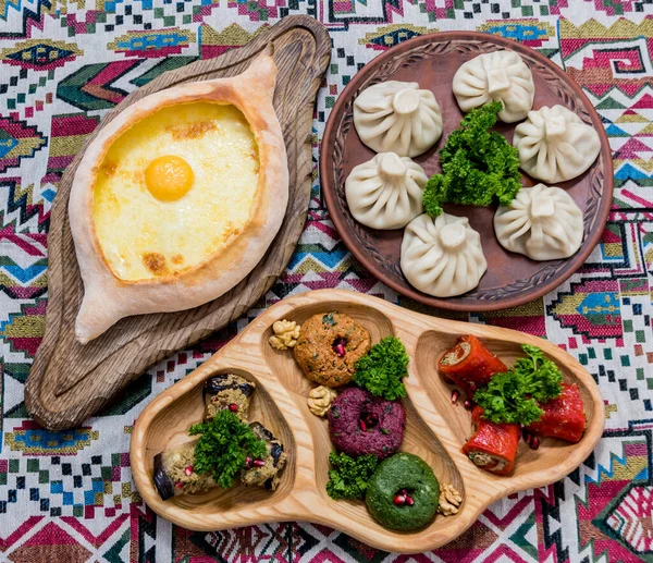 Conjunto de comida da cozinha georgiana. Restaurante georgiano. Restaurante fundo . — Fotografia de Stock