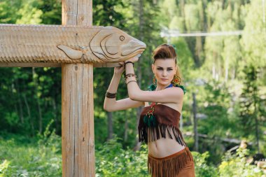 Genç ve güzel vahşi kız