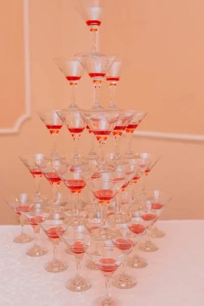 Glasses of pink champagne — Stock Photo, Image