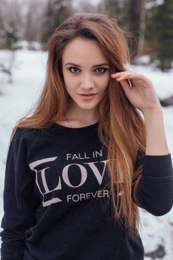 genç güzel kadın kış portresi