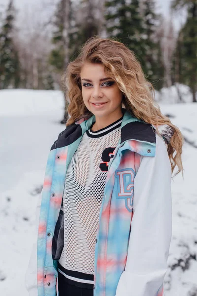 Winter portrait of young beautiful woman — Stock Photo, Image