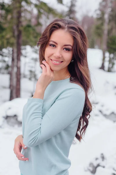 Winter portrait of young beautiful woman — Stock Photo, Image