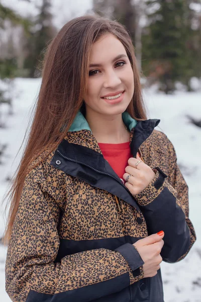 genç güzel kadın kış portresi