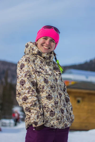 Chica snowboarder sonriente — Foto de Stock