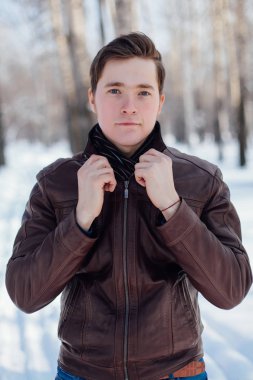 Adam'ın kış portresi