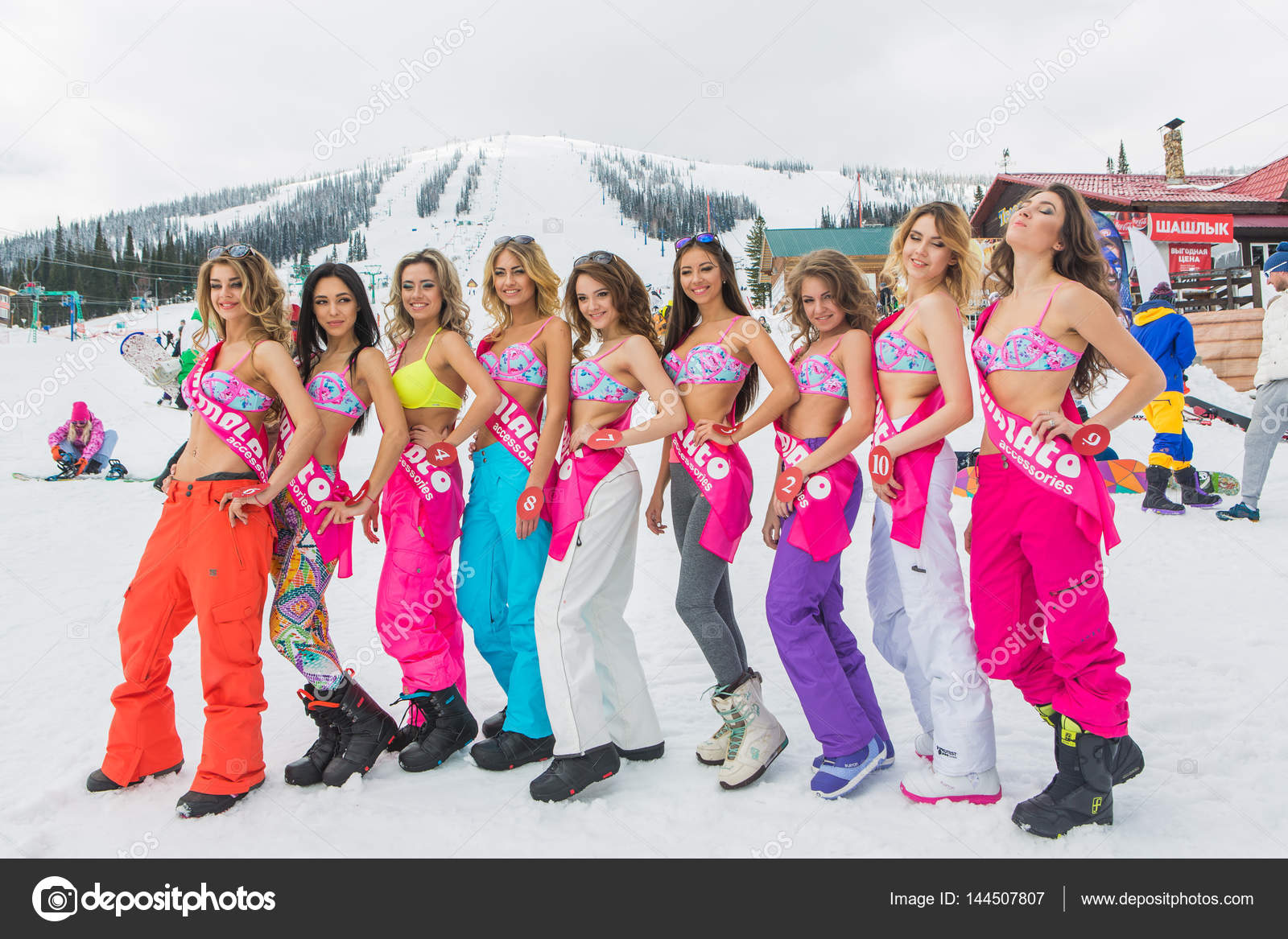 Colorful snow deals pants