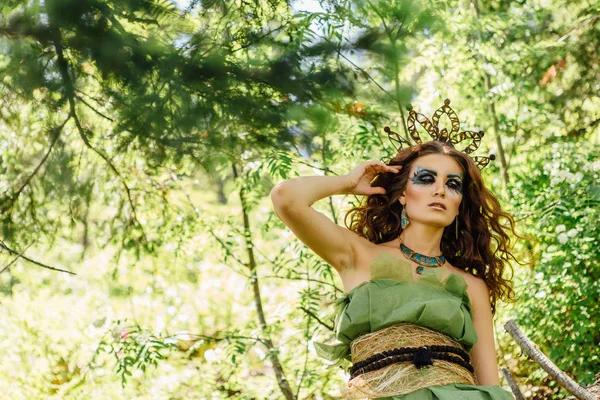 Mooie fee prinses in zomer bos — Stockfoto