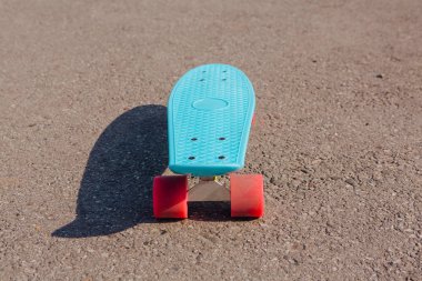 Pembe tekerlekli mavi penny yönetim kurulu.