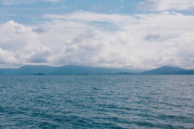 Mavi deniz yüzeyi soyut arkaplan deseni