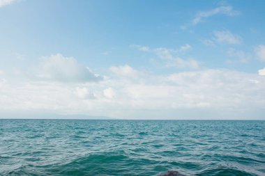 Mavi deniz yüzeyi soyut arkaplan deseni