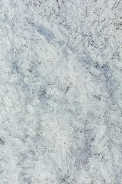 Дивовижна абстрактна текстура кристалів льоду. Спорожнити танення крижаного фону . — стокове фото