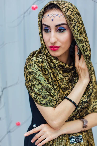 Close Portrait Beautiful Eastern Woman Bright Makeup Jewelry Wearing Headscarf — Stock Photo, Image