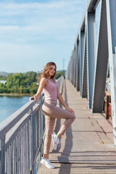 Warm Summer Portrait Young Beautiful Woman Posing Old Rusty Transport — Stock Photo, Image