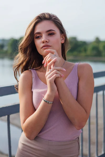 Primer Plano Del Cálido Retrato Verano Una Joven Mujer Hermosa — Foto de Stock