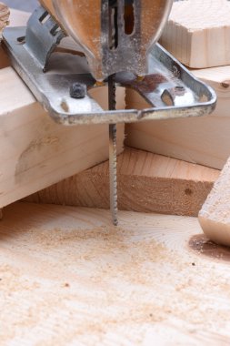 Tuğla closeup ile elektrikli testere