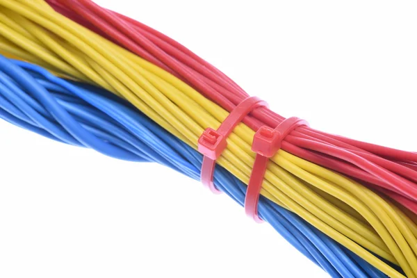 Renkli elektrik kablolarının demet — Stok fotoğraf