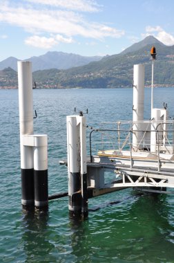 Como Gölü'nün iskelede