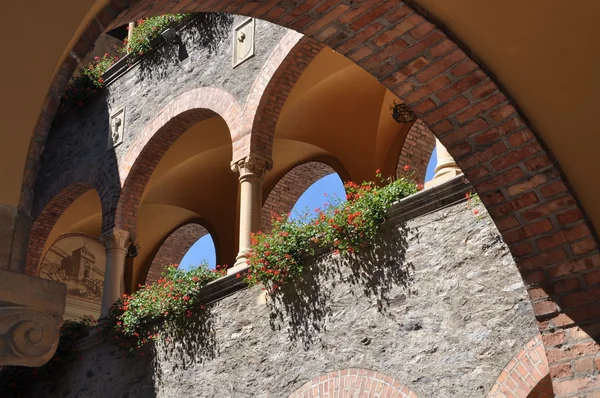 Courtyard renaissance building with arcades