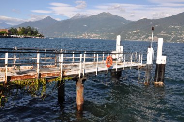 Como Gölü'nün iskelede