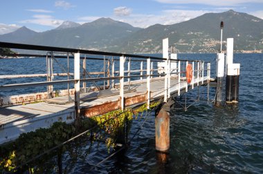 Como Gölü'nün iskelede